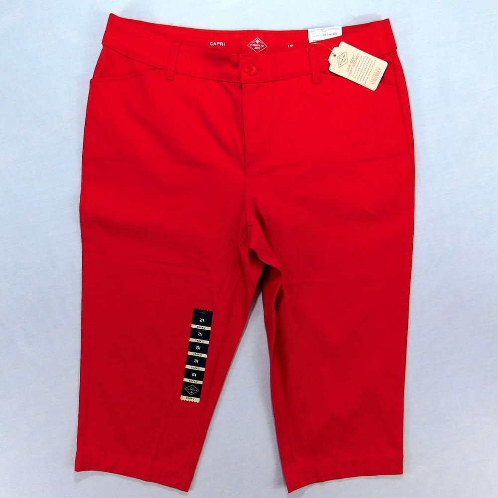 St. John's Bay Capri Pants in a vibrant red hue Size 12